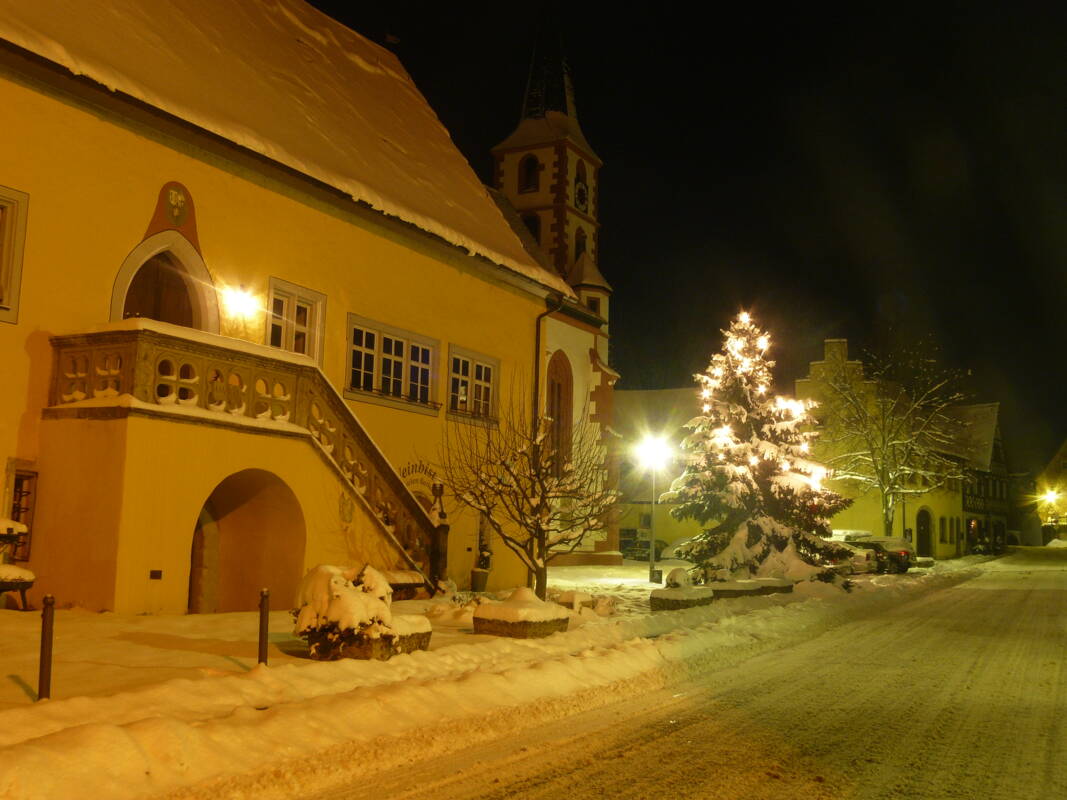 Weihnachtlich altes Rathaus